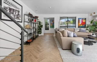 Photo #2: 6963978 Listing 