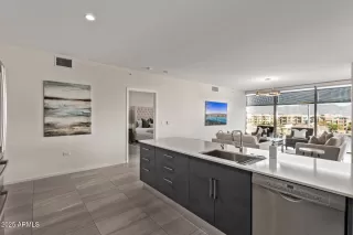 Photo #6: 6964053 Listing