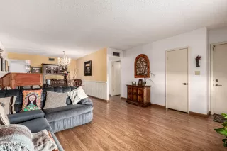 Photo #5: 6964133 Listing 