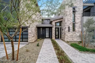 Photo #3: 6964264 Listing