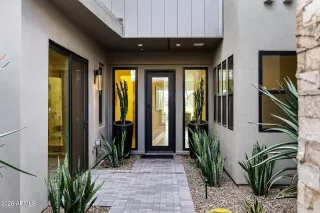 Photo #5: 6964264 Listing