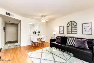 Photo #4: 6964294 Listing