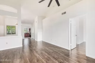 Photo #5: 6964450 Listing 