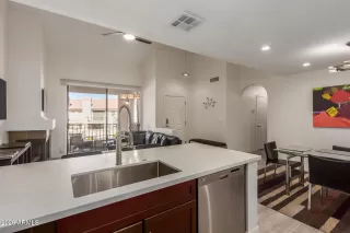 Photo #5: 6964488 Listing