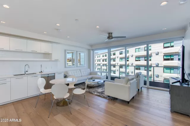 MLS: 6964511 Condo For Sale