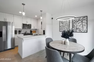 Photo #6: 6964684 Listing 