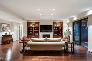 Photo #5: 6964777 Listing