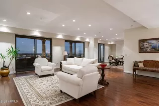 Photo #6: 6964777 Listing