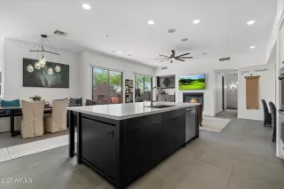 Photo #2: 6964853 Listing 