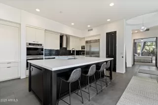 Photo #4: 6964853 Listing 