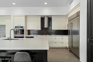 Photo #5: 6964853 Listing 