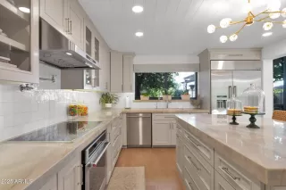 Photo #6: 6965143 Listing 