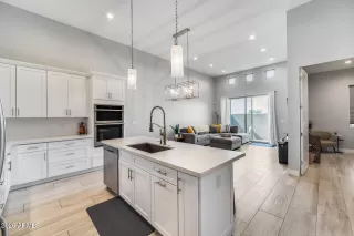 Photo #6: 6965278 Listing 