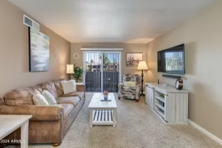 Photo #6: 6965356 Listing 