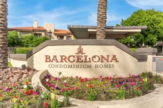 Photo #5: 6965618 Listing