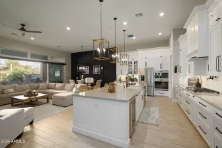 Photo #3: 6965620 Listing 