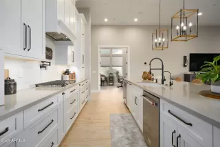 Photo #5: 6965620 Listing 