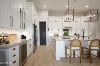 Photo #6: 6965620 Listing 