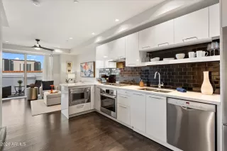 Photo #4: 6965741 Listing 