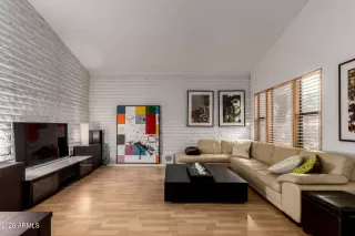 Photo #1: 6965819 Listing