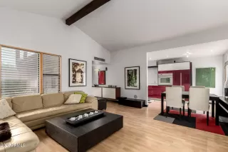 Photo #2: 6965819 Listing