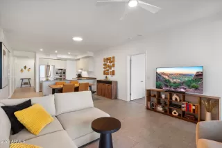 Photo #5: 6966051 Listing