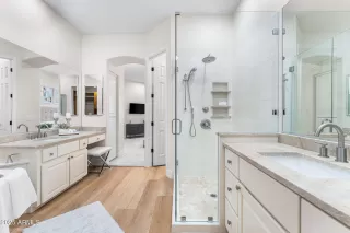 Photo #3: 6966085 Listing