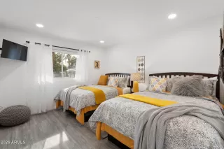 Photo #6: 6966108 Listing 