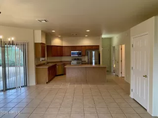 Photo #4: 6966136 Listing 