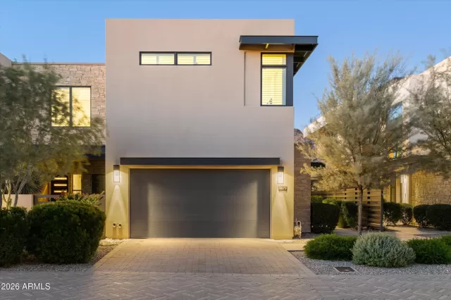 MLS: 6966185 Condo For Sale