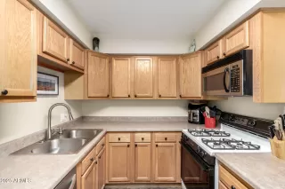 Photo #6: 6966472 Listing