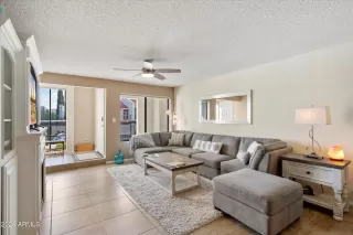 Photo #5: 6966495 Listing