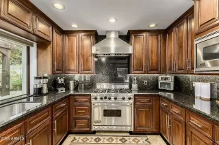 Photo #2: 6966563 Listing 