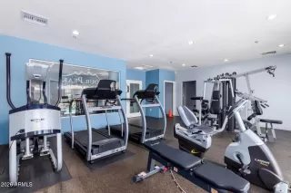 Photo #5: 6966576 Listing