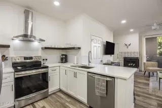 Photo #2: 6966622 Listing 