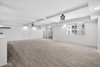 Photo #6: 6966650 Listing 