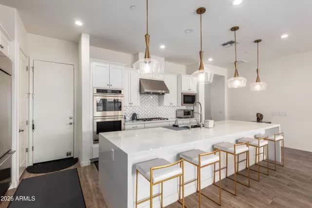 MLS: 6966956 Condo For Sale