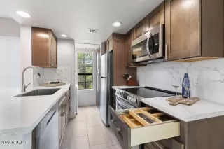 Photo #2: 6967027 Listing 