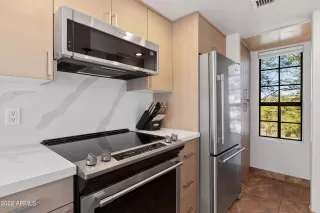 Photo #4: 6967029 Listing