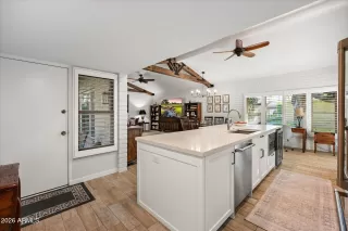 Photo #2: 6967333 Listing 