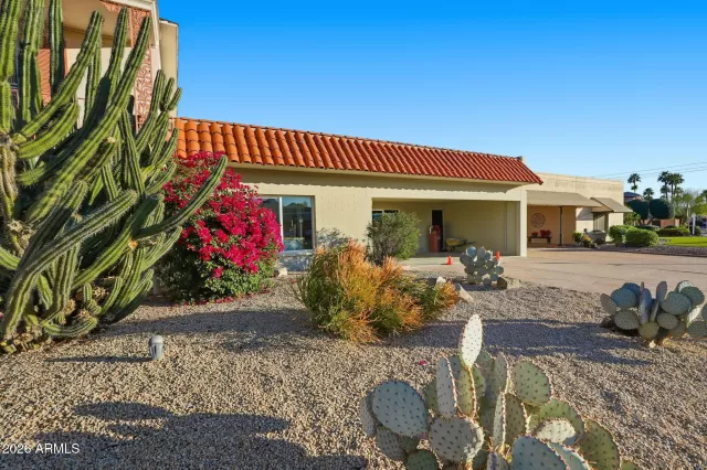 MLS: 6967394 Condo For Sale