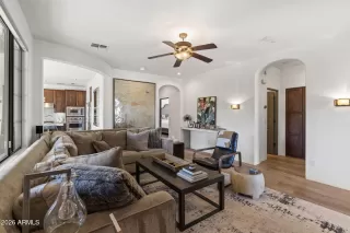 Photo #6: 6967416 Listing 