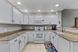 Photo #4: 6967460 Listing