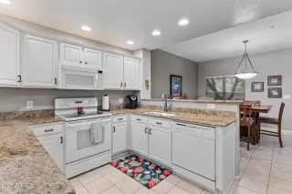 Photo #5: 6967460 Listing