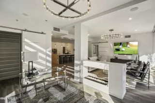 Photo #5: 6967777 Listing