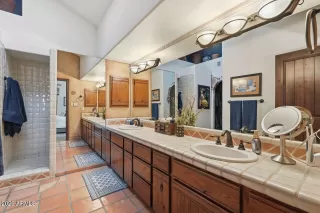 Photo #6: 6968041 Listing 