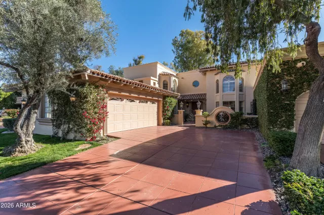 MLS: 6968073 Condo For Sale