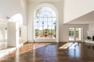 Photo #6: 6968073 Listing 