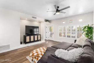 Photo #4: 6968140 Listing