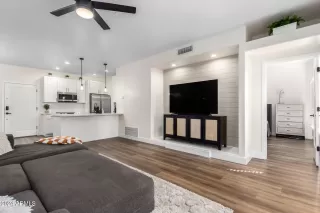 Photo #6: 6968140 Listing